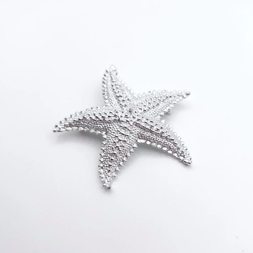 Silver Tone Starfish Brooch Pin Nautical Sea Life‎ Beachy Textured Accessory